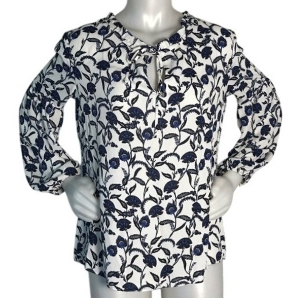 ROSE‎ + OLIVE  WHITE & BLUE FLORAL LONG SLEEVE TOP